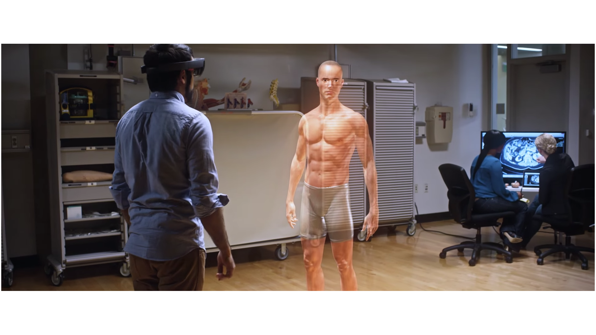 New HoloLens Video Shows Us What It’s Really Like